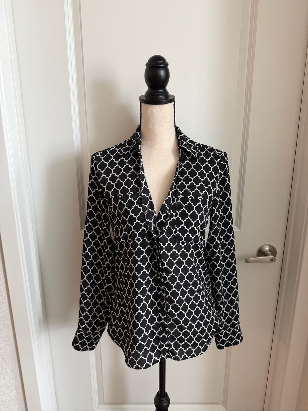 Express Portofino Slim Black & White Lattice Print Button-Down Shirt